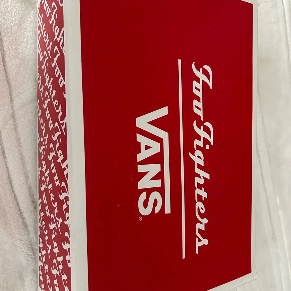 Foo Fighters Vans 25th Anniversary Brand New! Size 8 and new with the Vans Box. - Picture 8 of 8